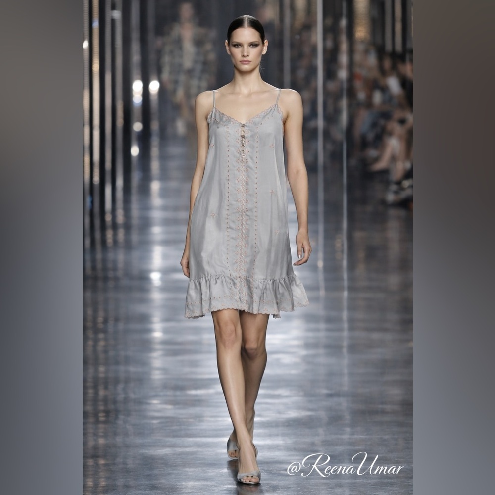NWT BCBGMaxAzria Light Gray Silk Dress with Pink Eyelet Embroidery – Size XXS